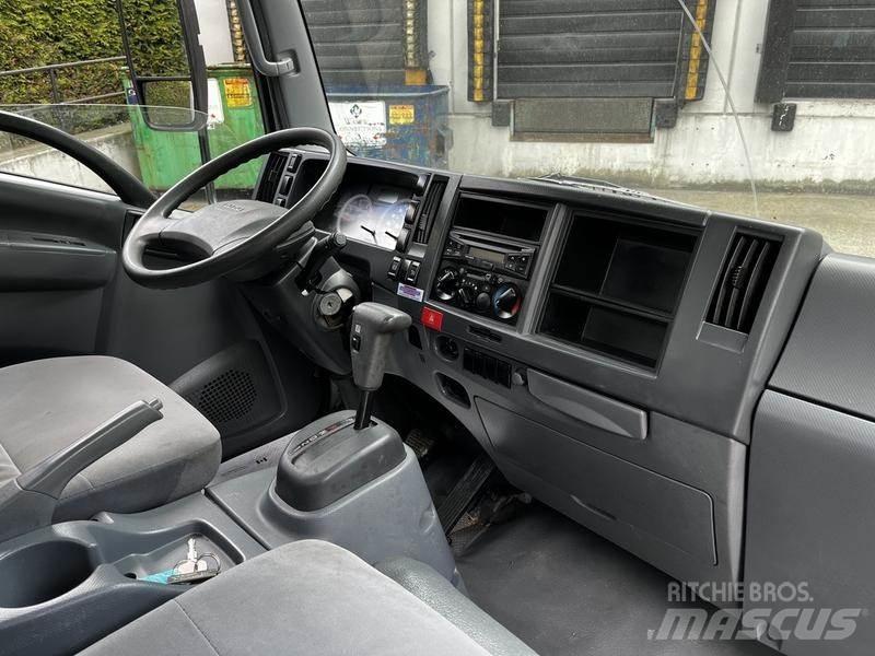 Isuzu NPR Utilitara