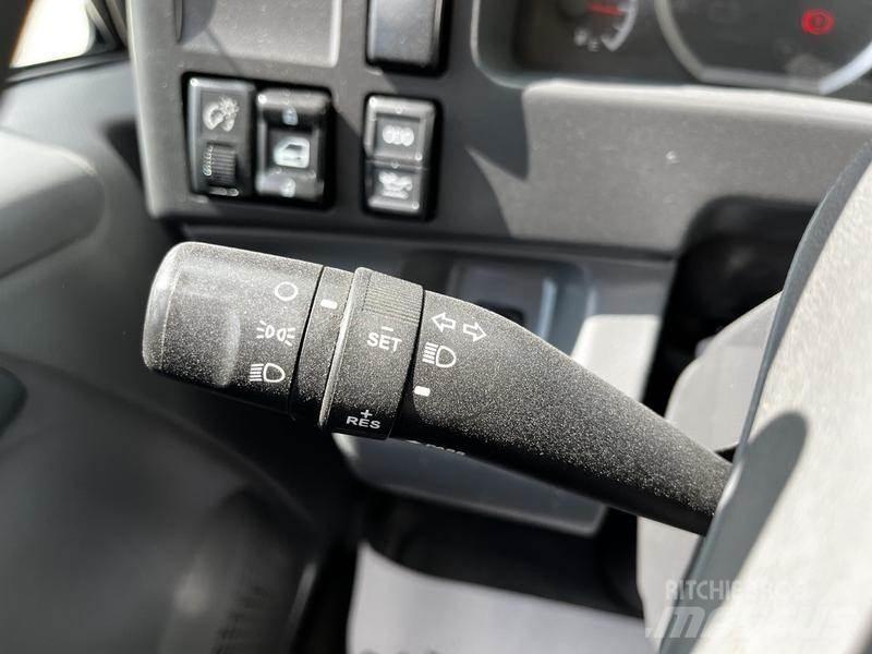 Isuzu NQR Utilitara