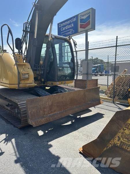 John Deere 135 D Excavatoare pe șenile
