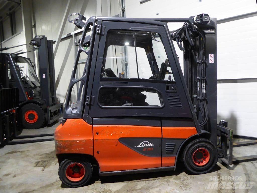 Linde E30-01 Stivuitor electric