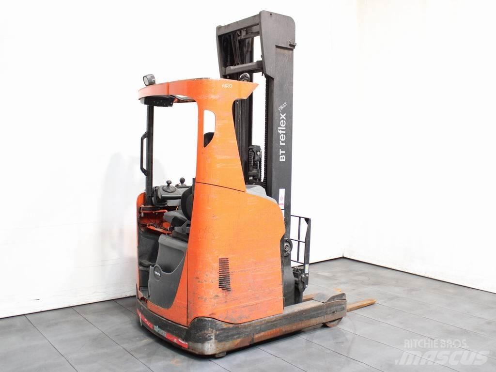 BT RRE 140 Stivuitor cu catarg retractabil