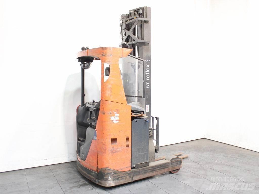 BT RRE 140 Stivuitor cu catarg retractabil