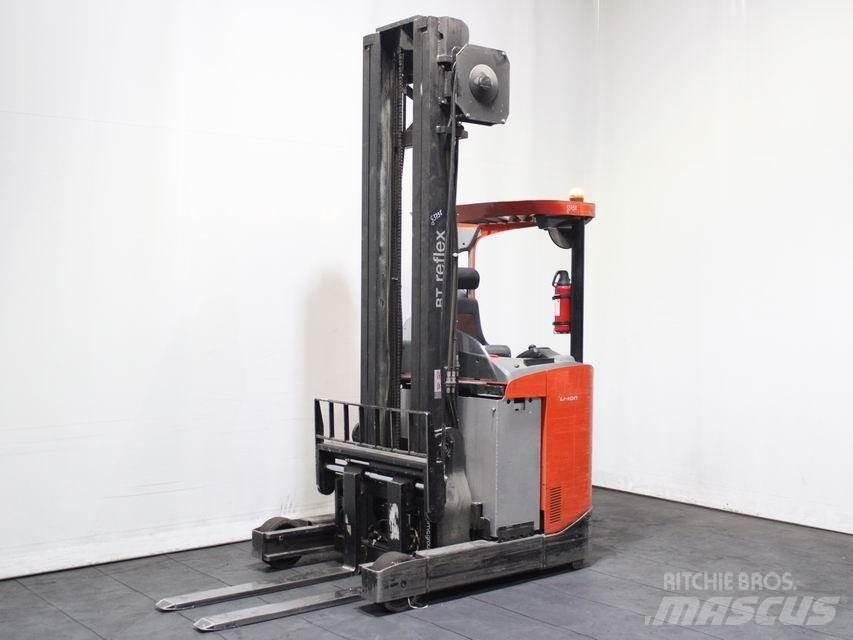 BT RRE 160 Stivuitor cu catarg retractabil