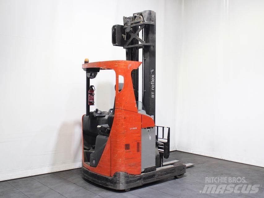 BT RRE 160 Stivuitor cu catarg retractabil