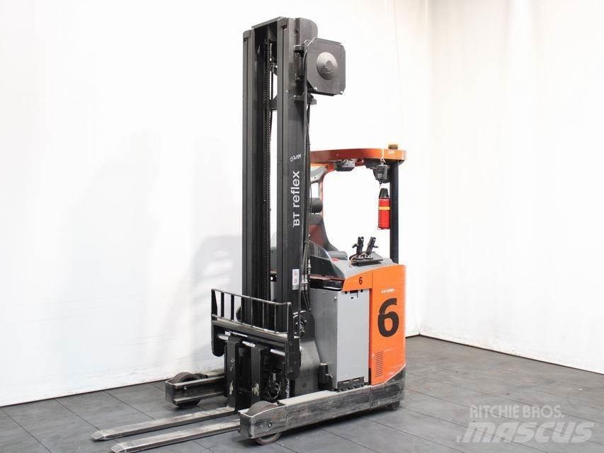 BT RRE 160 Stivuitor cu catarg retractabil