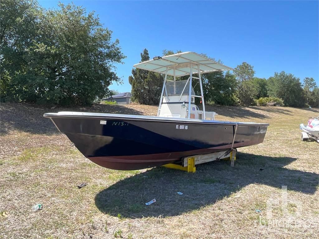  BOSTON WHALER Barje si pontoane