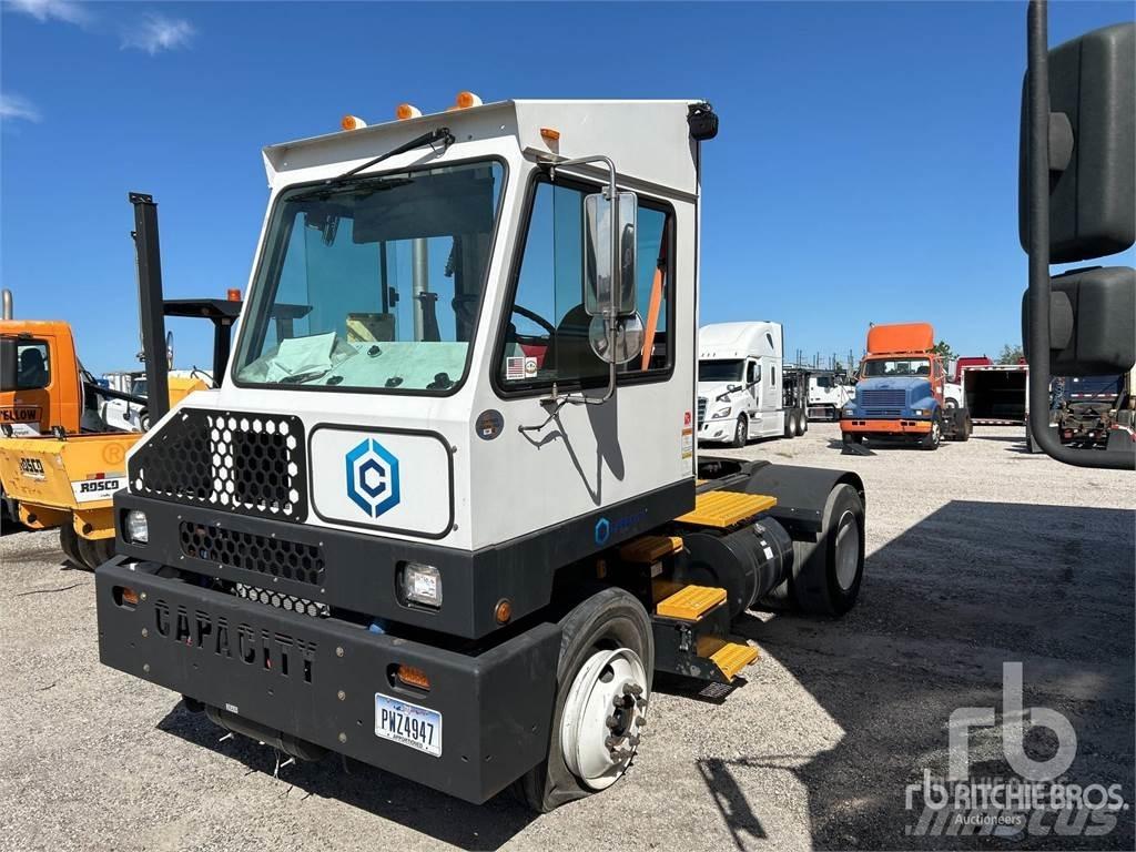Capacity 4x2 Autotractoare