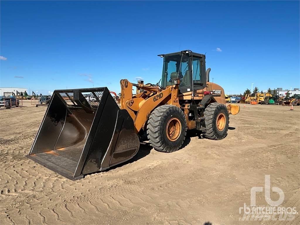 CASE 621D Incarcator pe pneuri