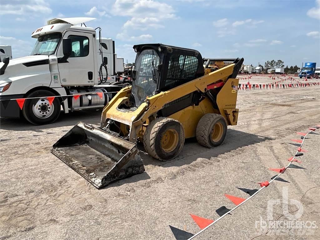 CAT 272D2 Mini incarcator