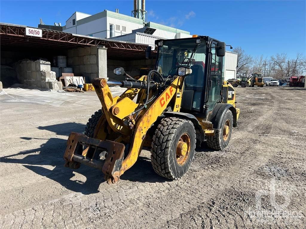 CAT 906M Incarcator pe pneuri