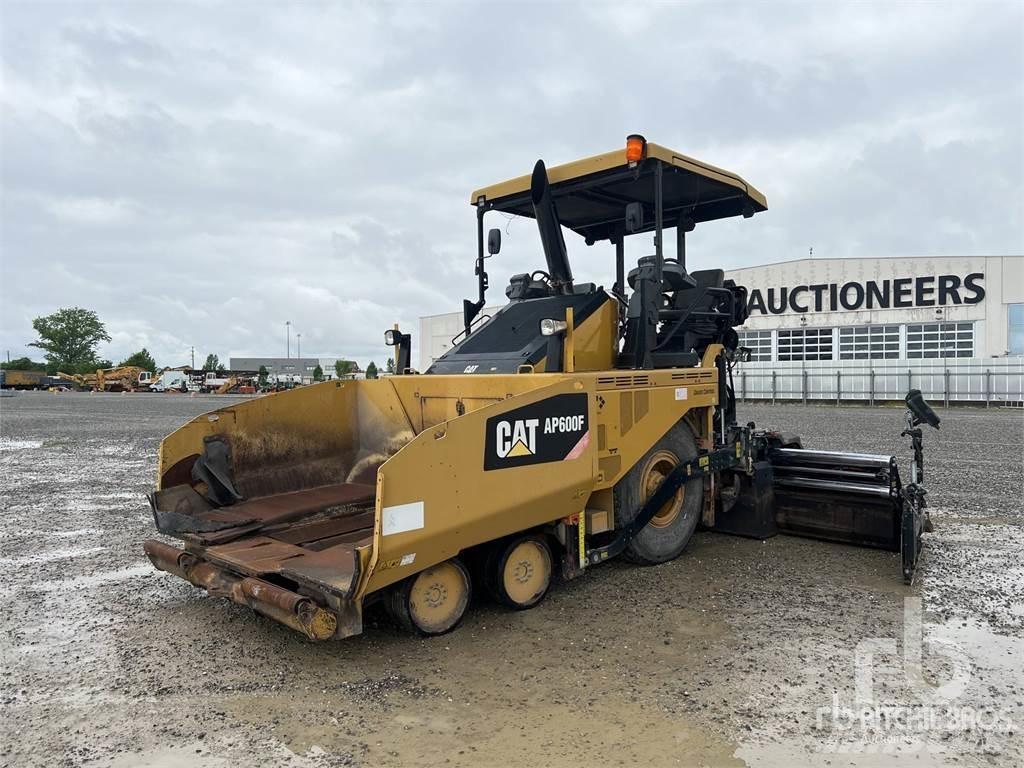 CAT AP600F Pavatoare asfalt