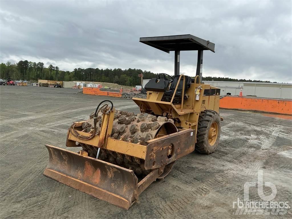 CAT CP433C Compactoare deseuri