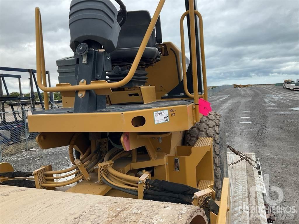 CAT CS44 Compactoare sol
