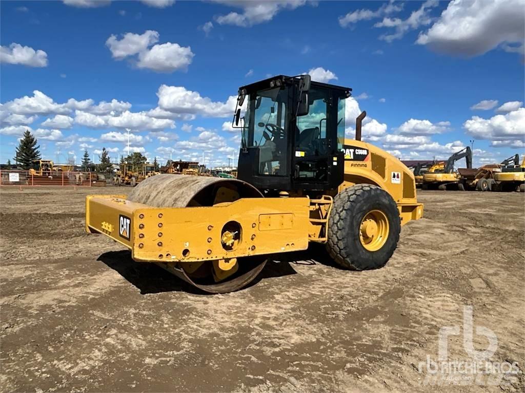 CAT CS68B Compactoare sol