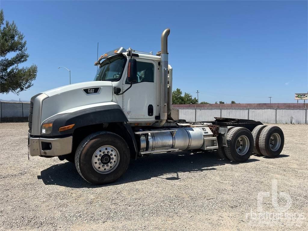 CAT CT660 Autotractoare