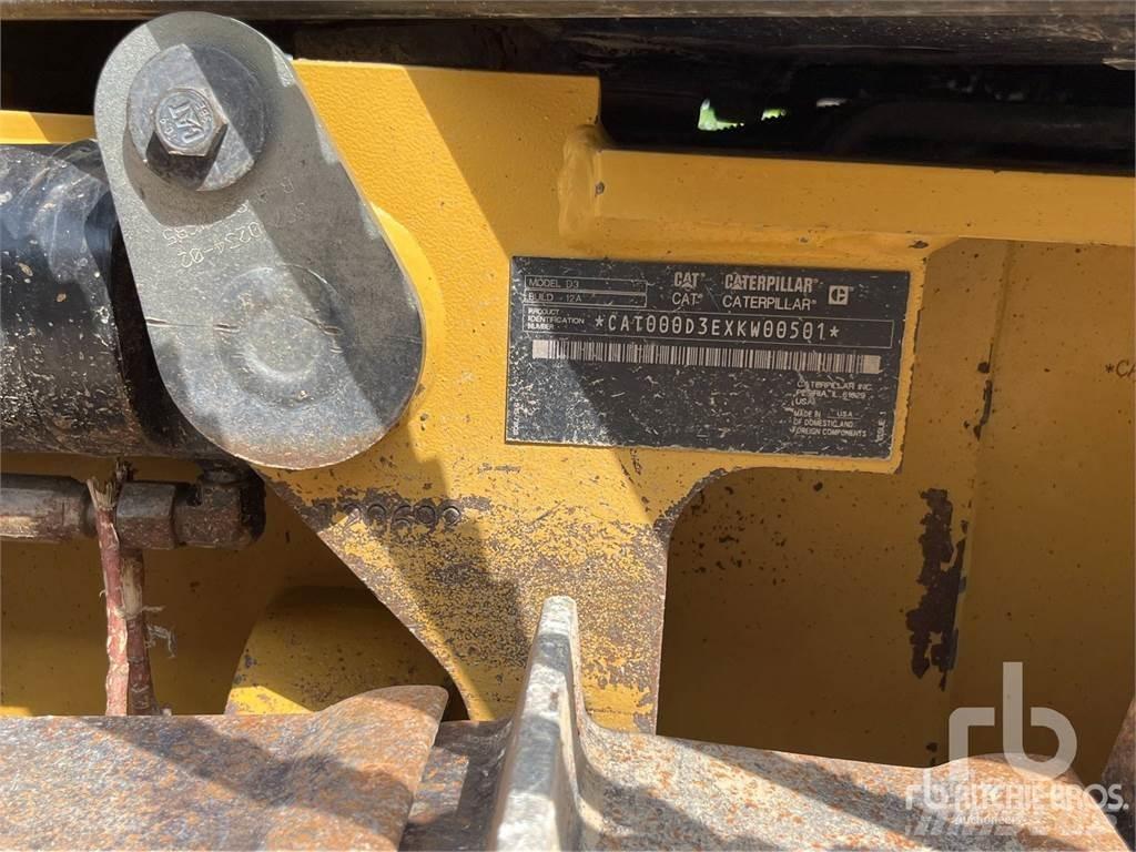 CAT D3 Buldozere pe senile