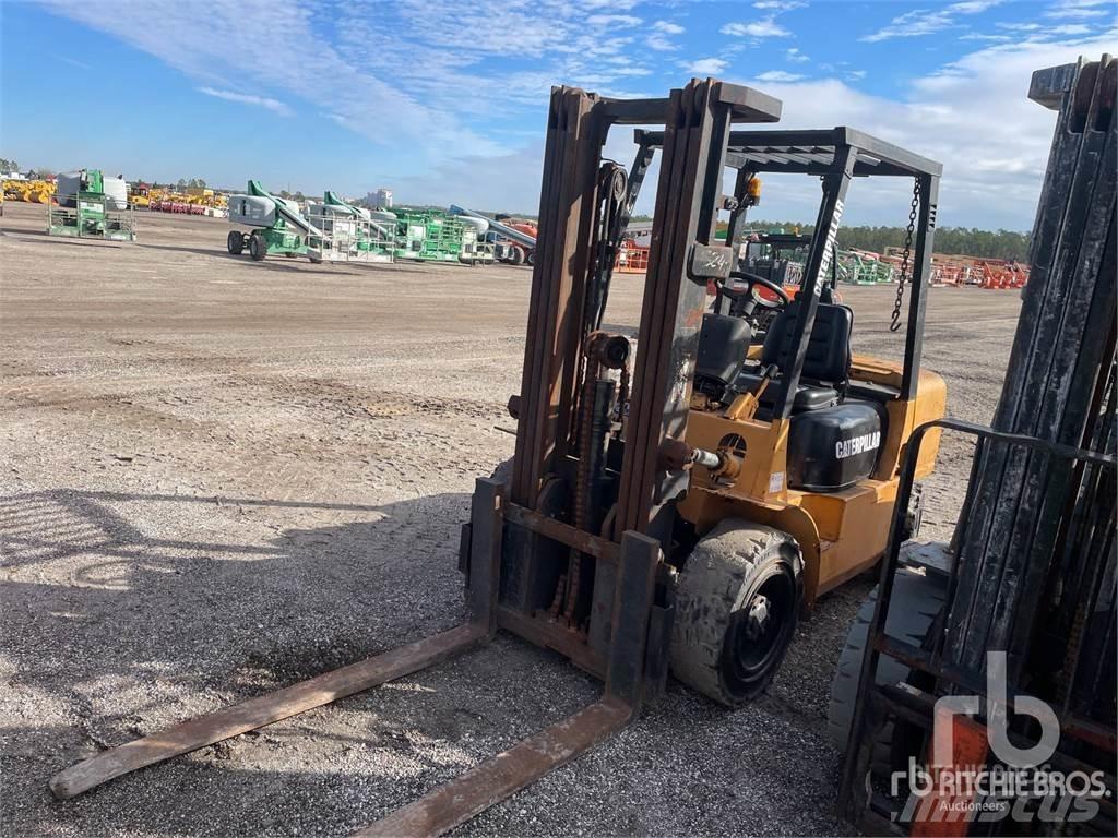 CAT DP30K Stivuitor diesel