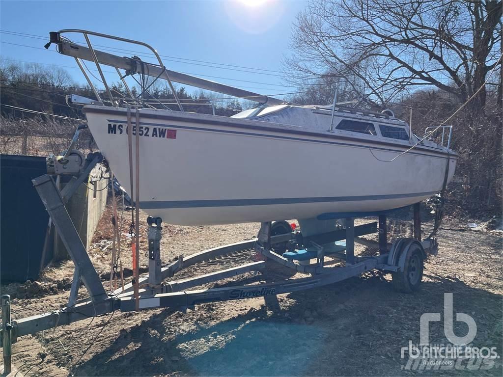  CATALINA C22 Barje si pontoane
