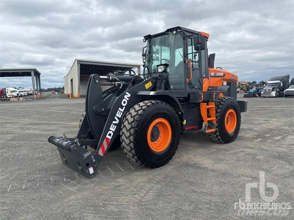 Develon DL220-7 Incarcator pe pneuri