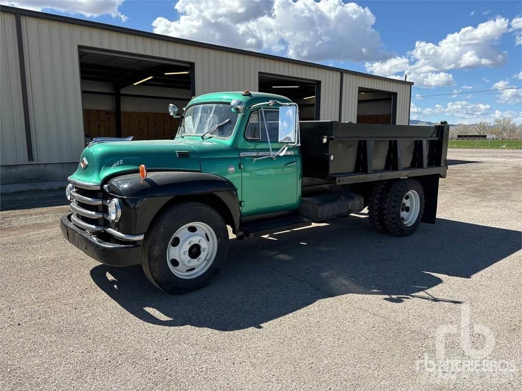 Diamond T322 Autobasculanta