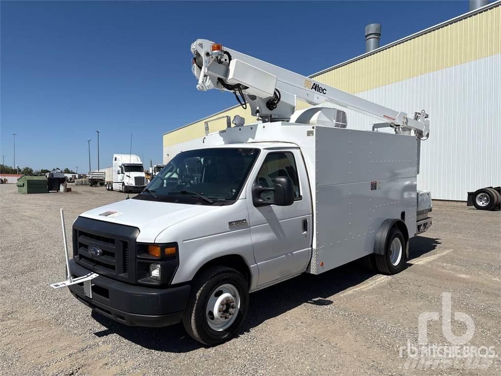 Ford E-350 Platforme aeriene montate pe remorca