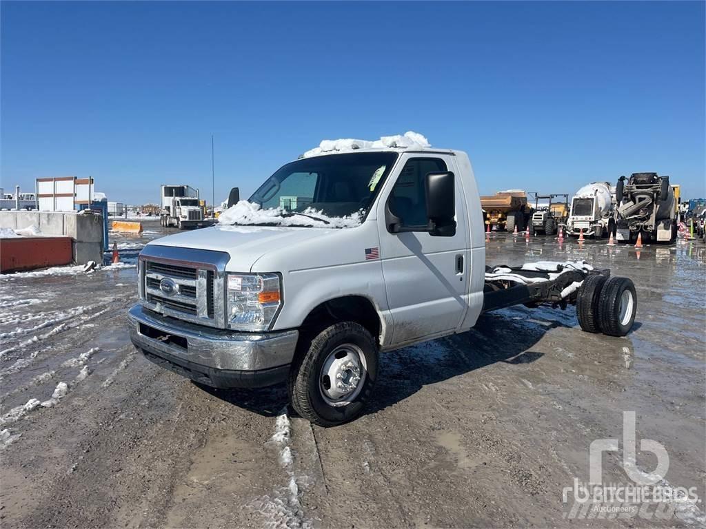 Ford E450 Camion cabina sasiu