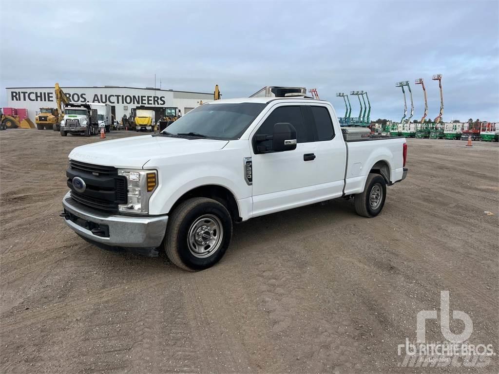 Ford F-250 Pick up/Platou