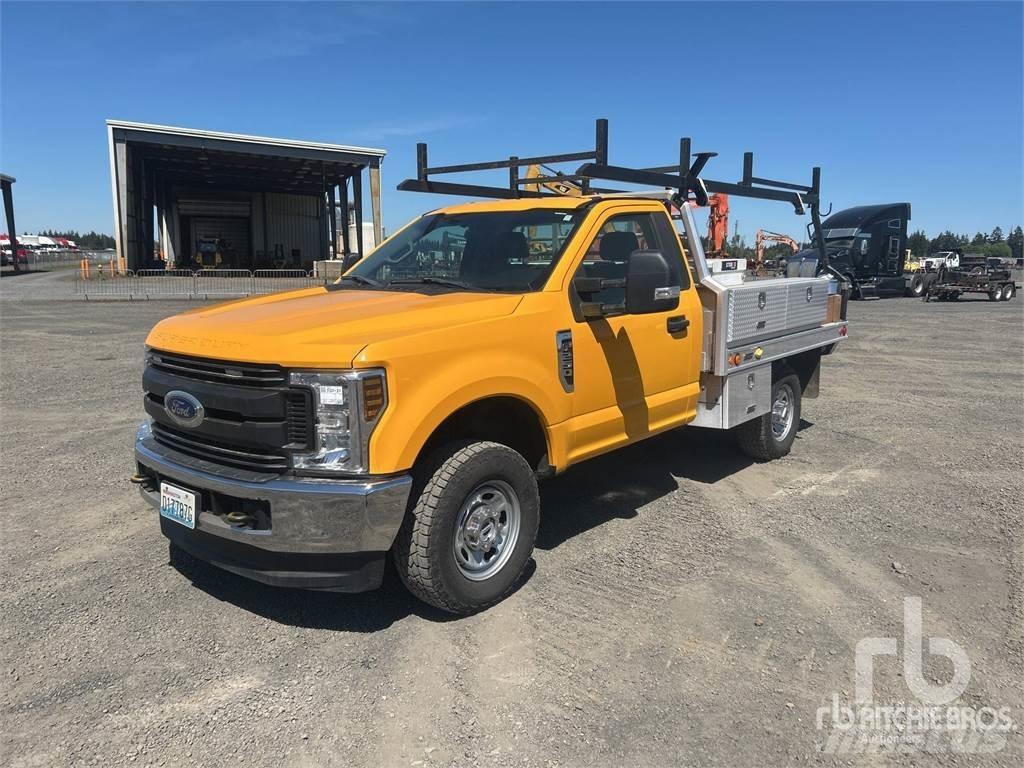 Ford F-250 Camioane platforma/prelata