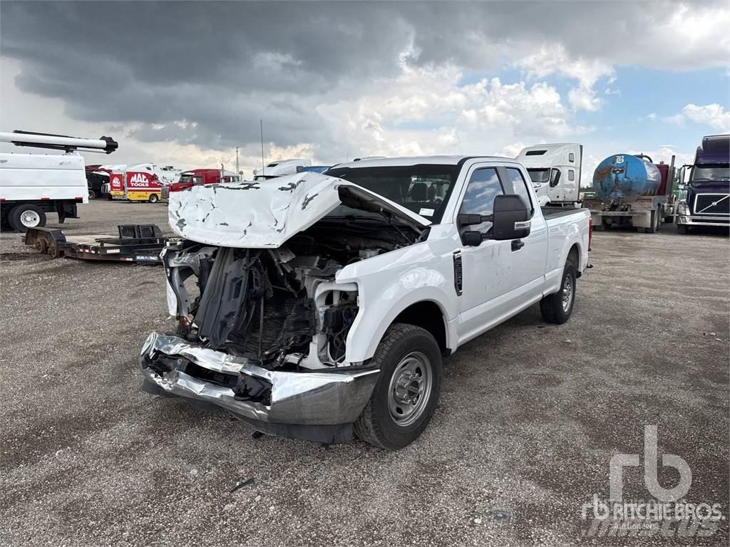 Ford F-250 Pick up/Platou