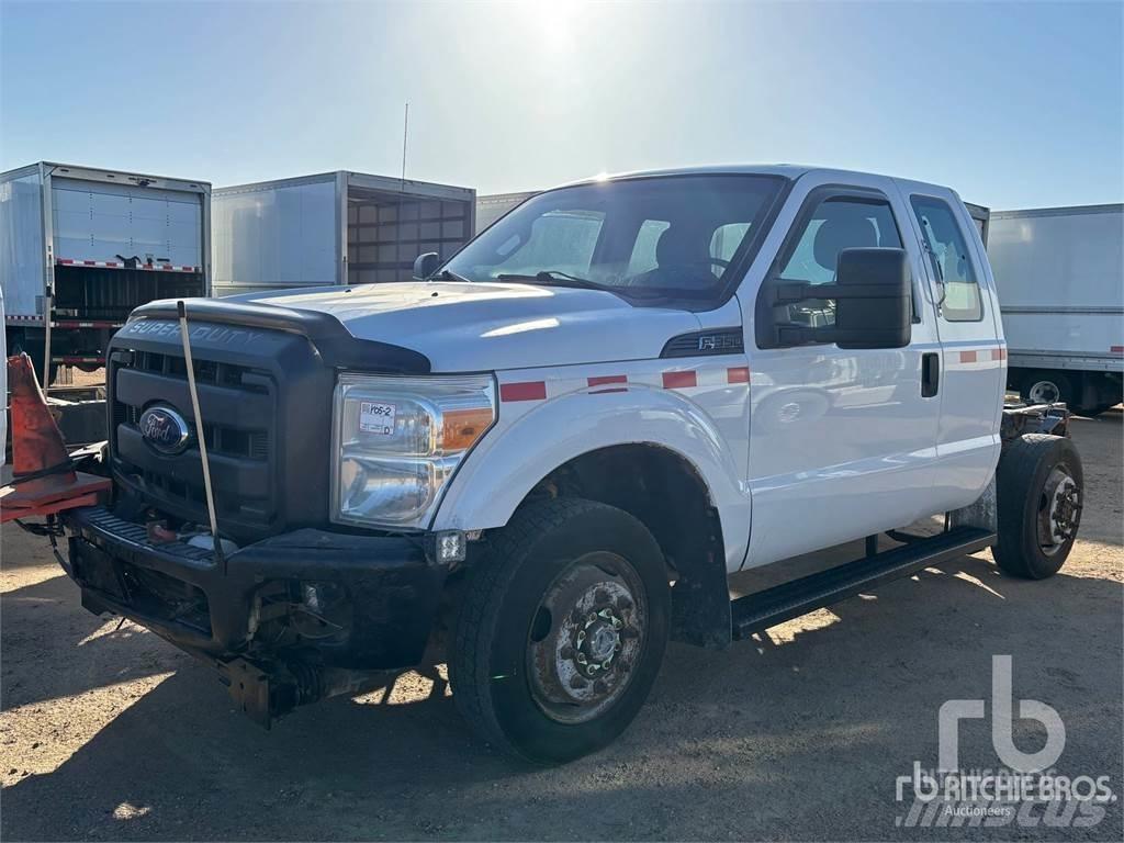 Ford F-350 Camion cabina sasiu