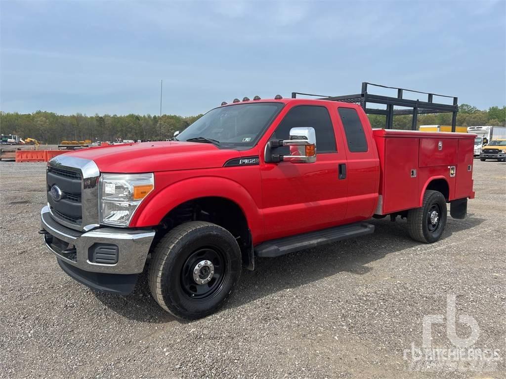 Ford F-350 Municipal/vehicul cu uz general