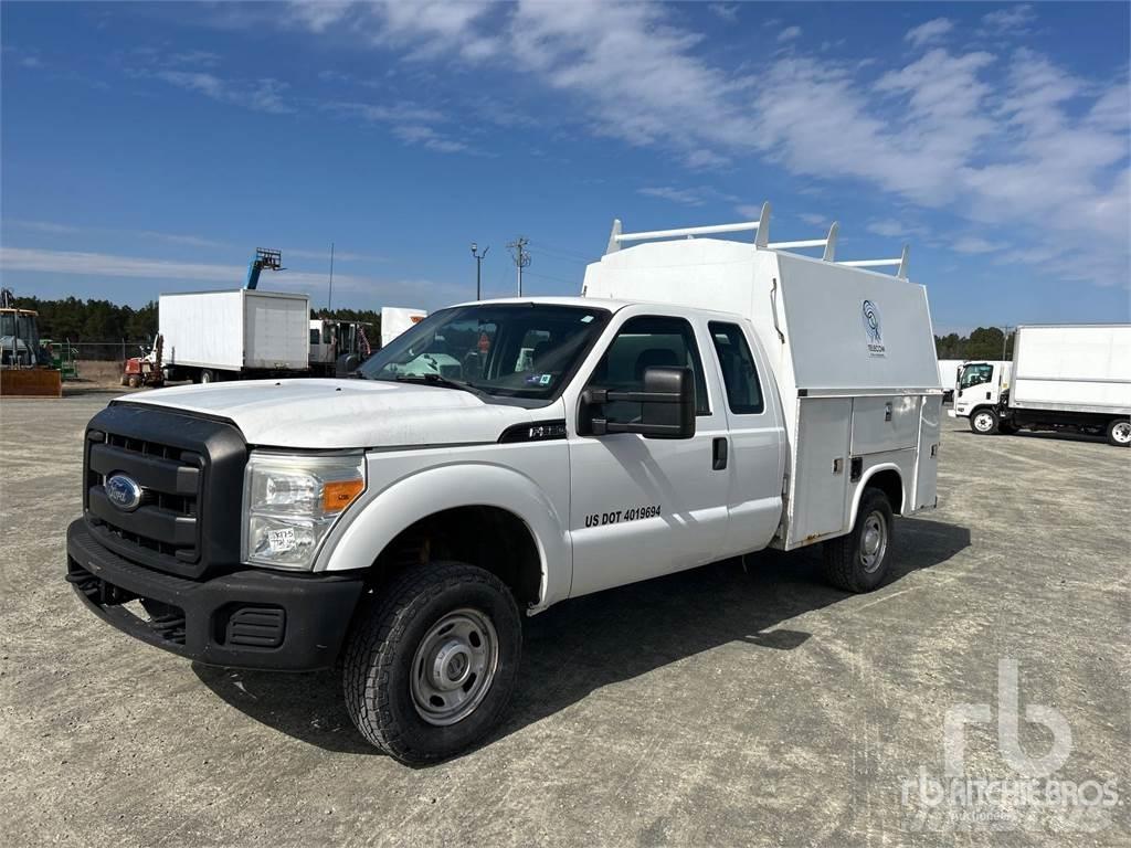 Ford F-350 Municipal/vehicul cu uz general
