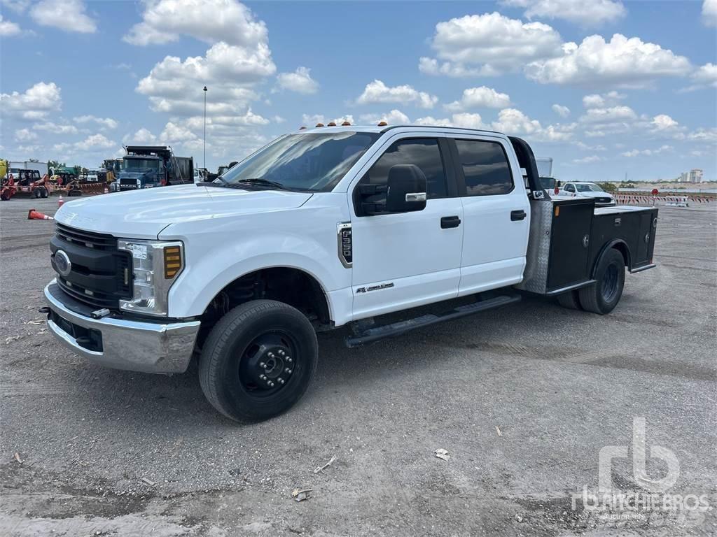 Ford F-350 Camioane platforma/prelata