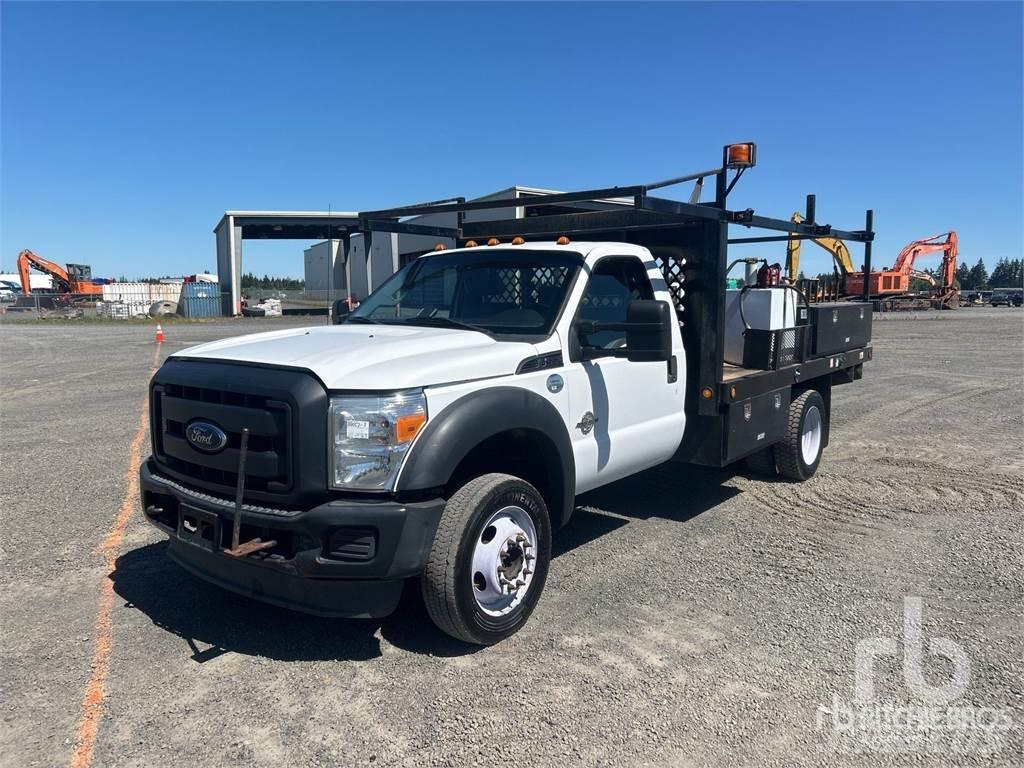 Ford F-550 Camioane platforma/prelata