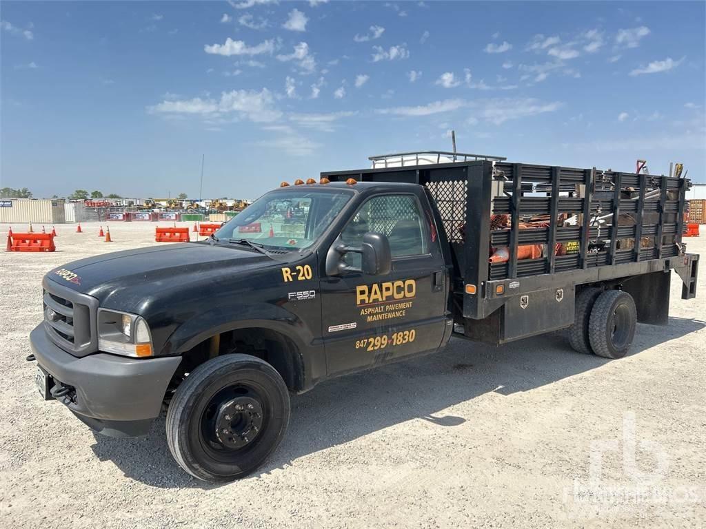 Ford F-550 Camioane platforma/prelata