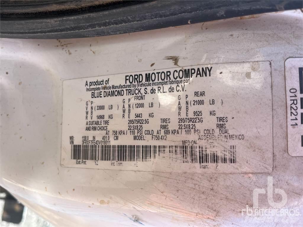 Ford F-750 Autobasculanta