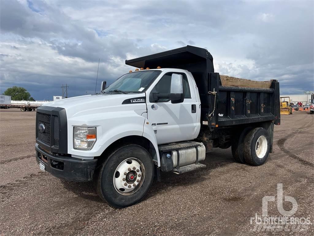 Ford F-750 Autobasculanta