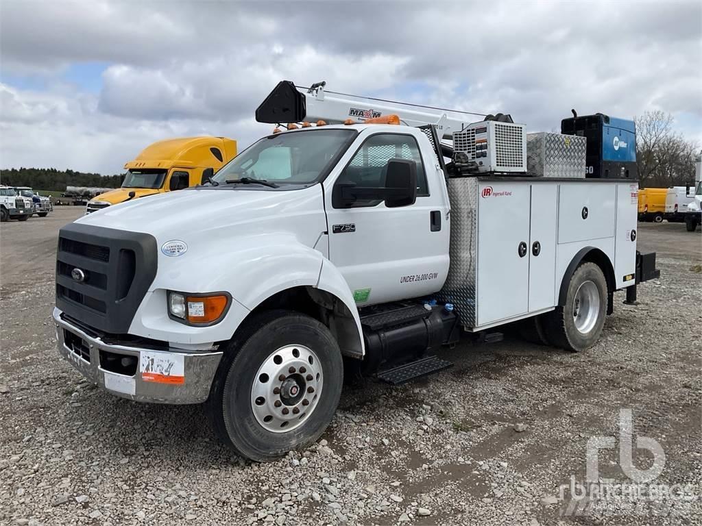 Ford F-750 Municipal/vehicul cu uz general