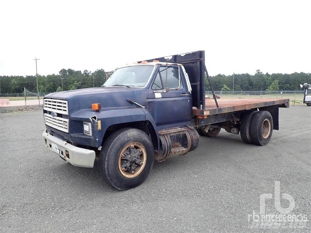 Ford F-800 Camioane platforma/prelata