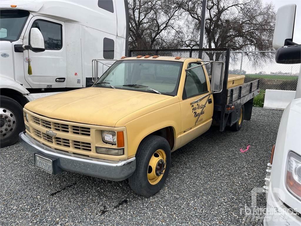 Ford F700 Camioane platforma/prelata