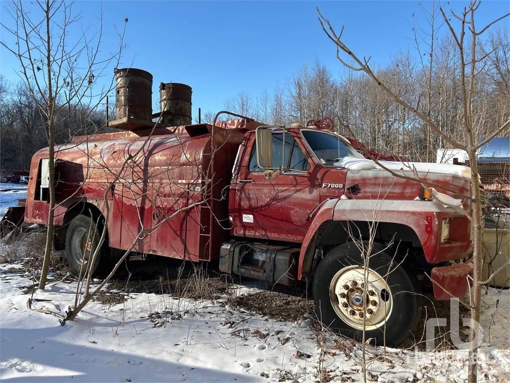 Ford F7000 Cisterne