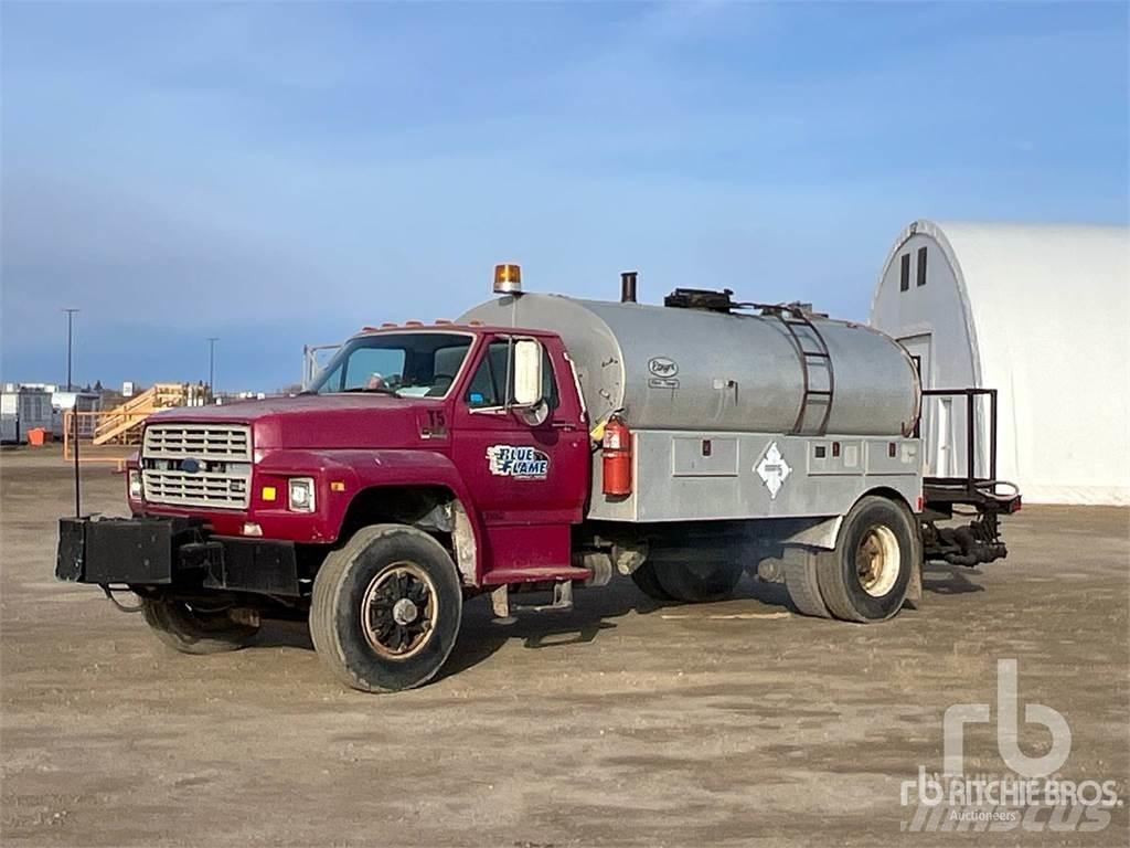 Ford F800 Pulverizatoare de bitum