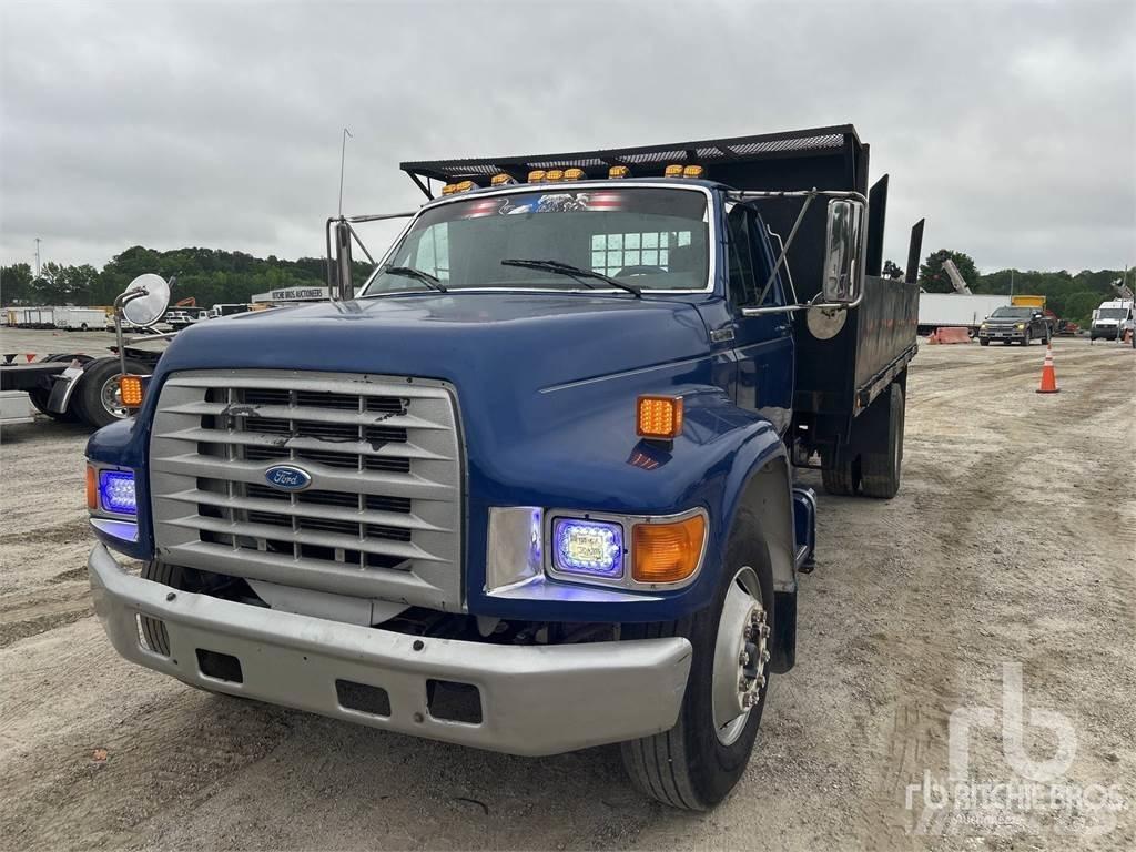 Ford F800 Camioane platforma/prelata