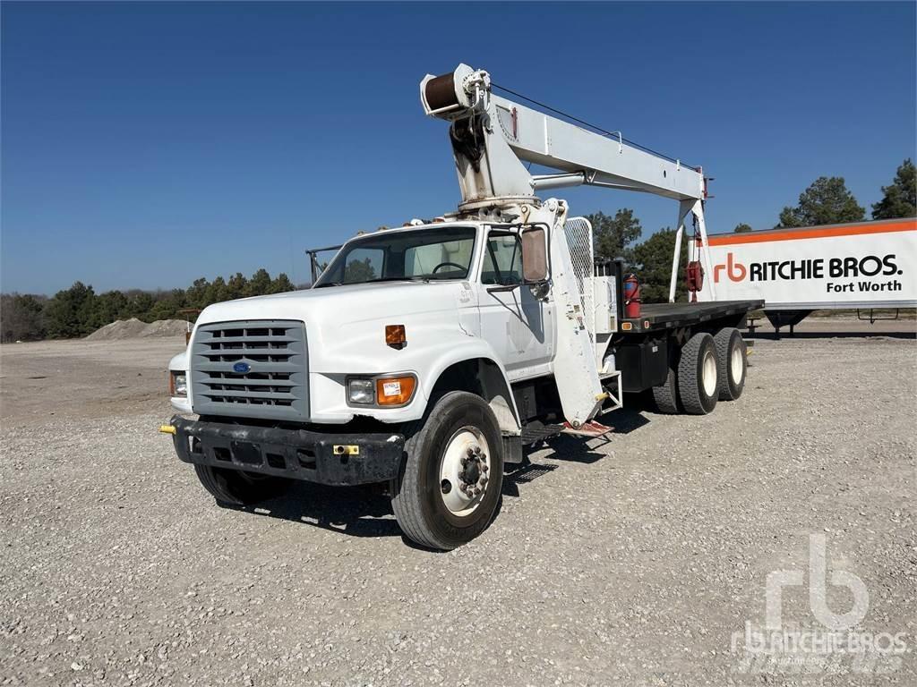Ford FT900F Camioane cu macara