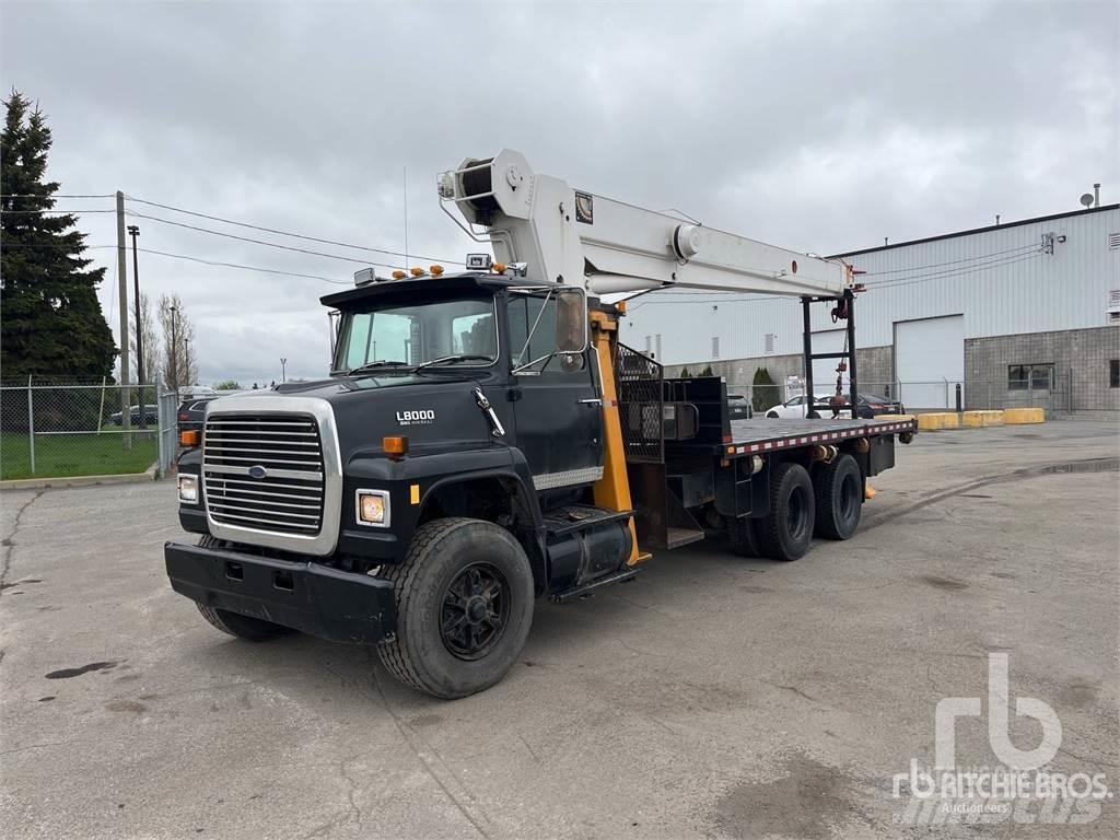 Ford L8000 Camioane cu macara