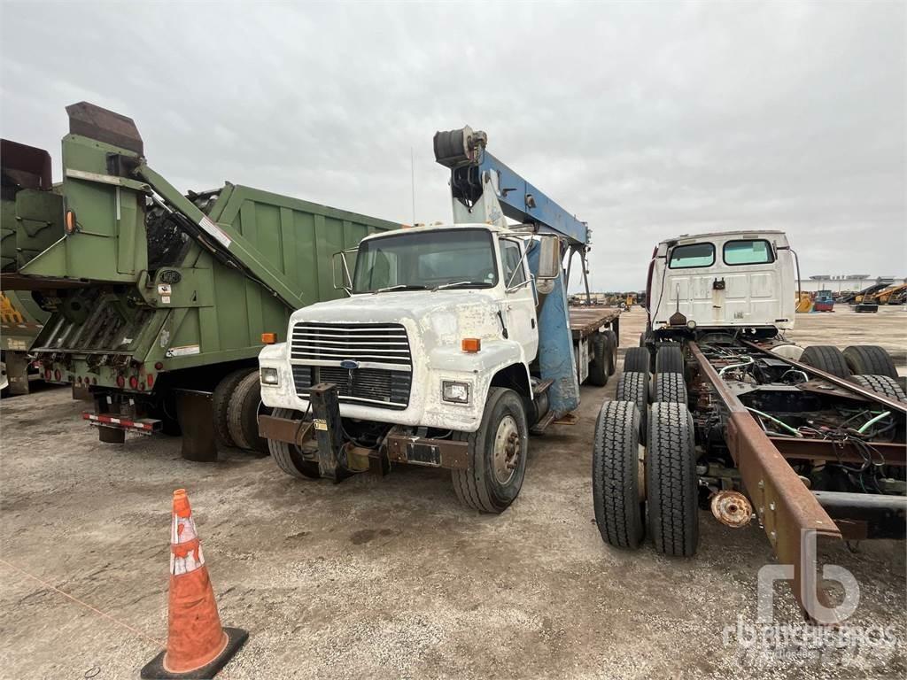 Ford LNT8000 Camioane cu macara