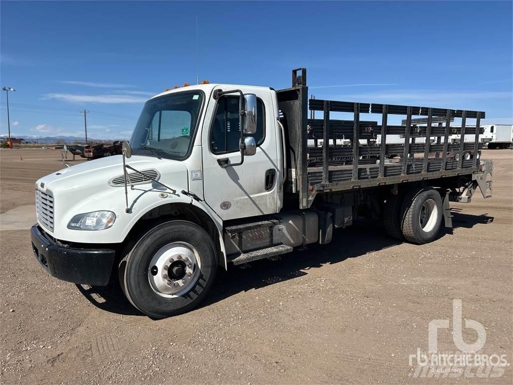Freightliner M2 Camioane platforma/prelata