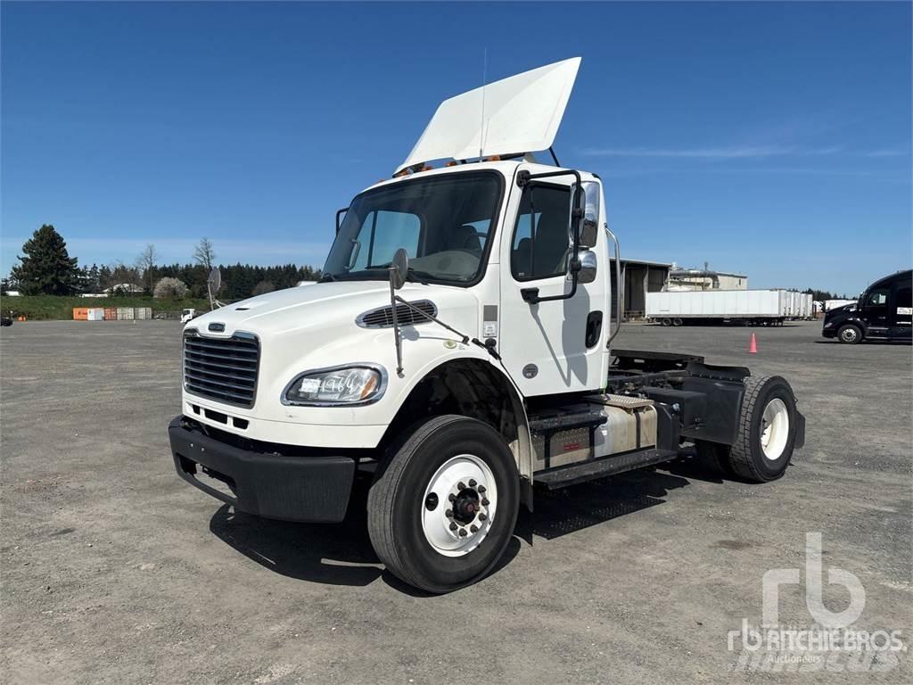 Freightliner M2 Autotractoare