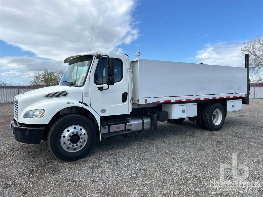 Freightliner M2 Camioane platforma/prelata