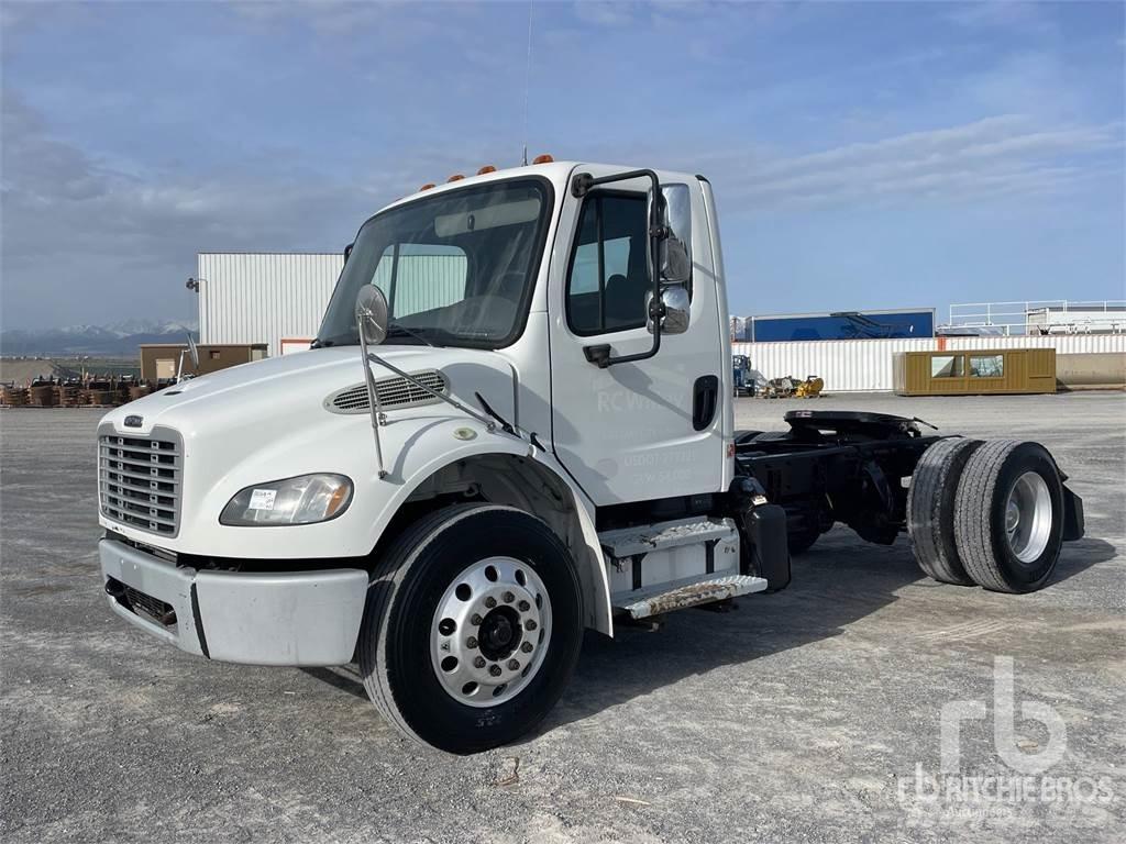 Freightliner M2 Autotractoare